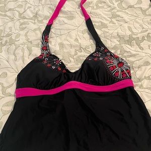 Pretty black and hot pink tankini 40 C cup size